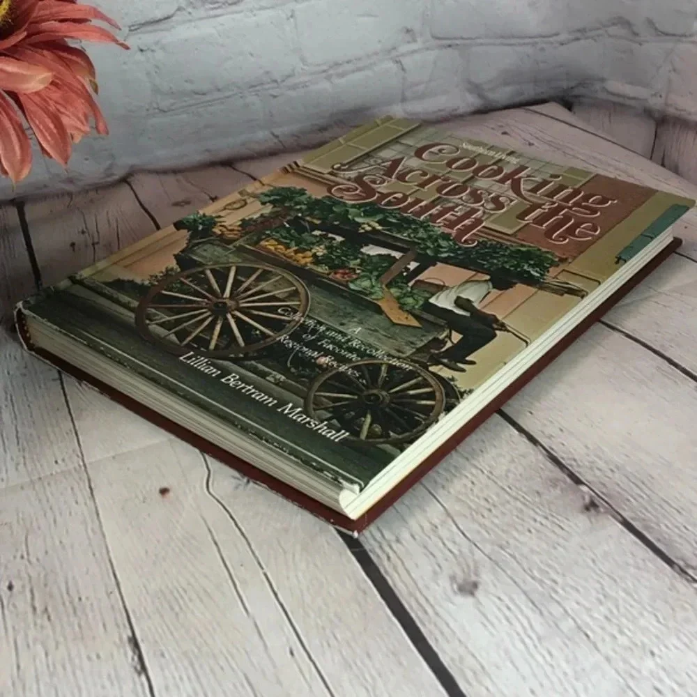 Vintage 1980 SOUTHERN LIVING COOKING ACROSS THE SOUTH cookbook